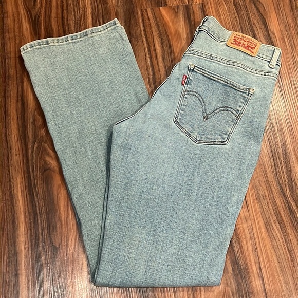 NWOT Levi’s Mid Rise Distressed Classic Boot - Picture 11 of 11